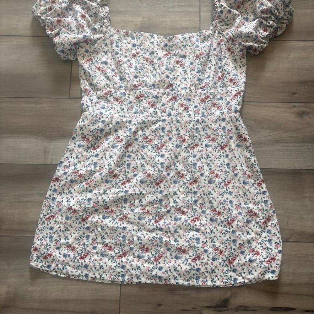 White floral puff sleeve victorian maiden